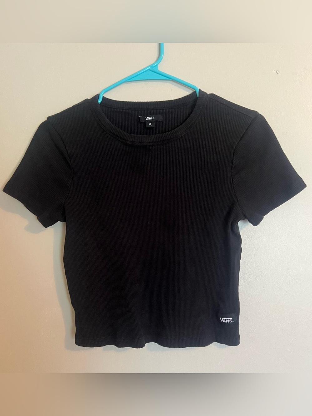Vans Women's Black Short-Sleeve Ribbed Crew Cropped Baby Tee